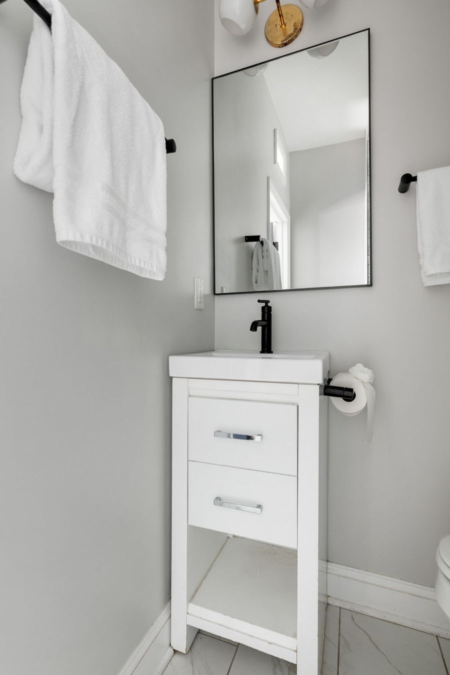 Bathroom 2: Walk-in shower