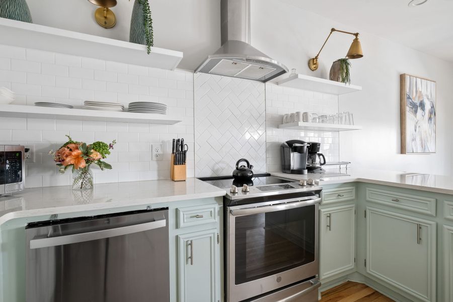 Fully equipped kitchen with everything you need to cook a meal