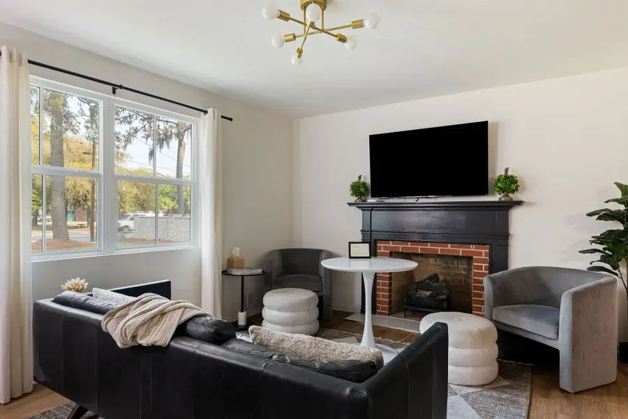 Spacious living room + TV