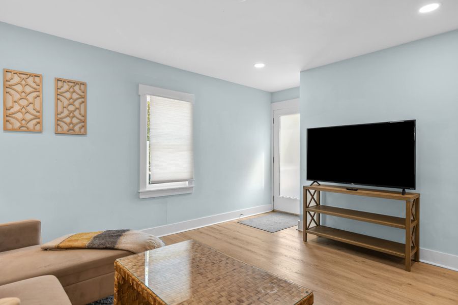 Flat screen SMART TV.
