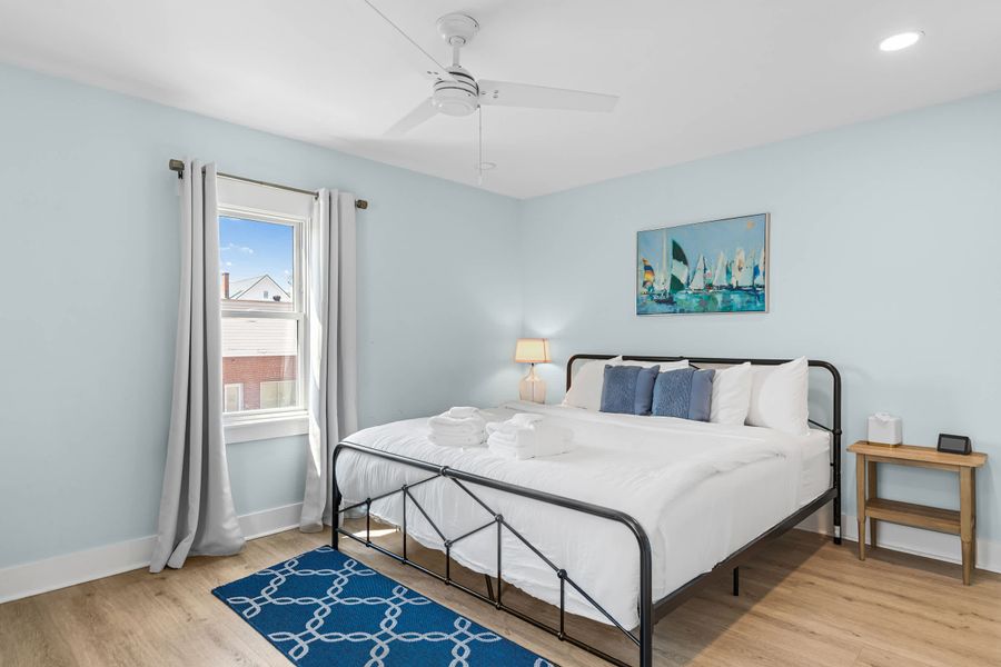 Bedroom 2: King bed