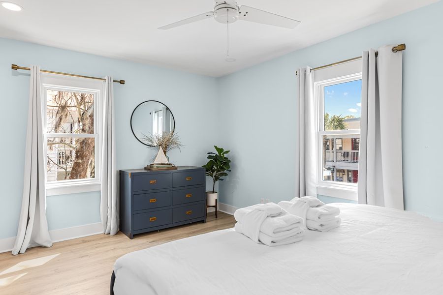 Bedroom 2: King bed