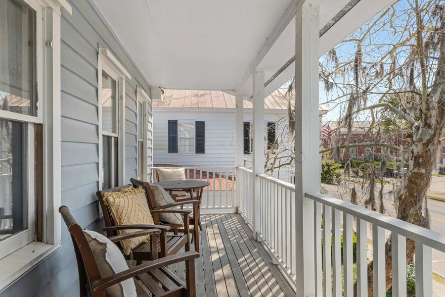 Balcony with seating