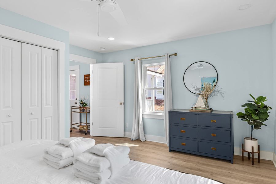 Bedroom 2: King bed