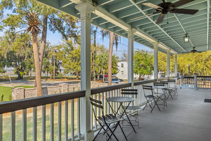 Balcony with seating