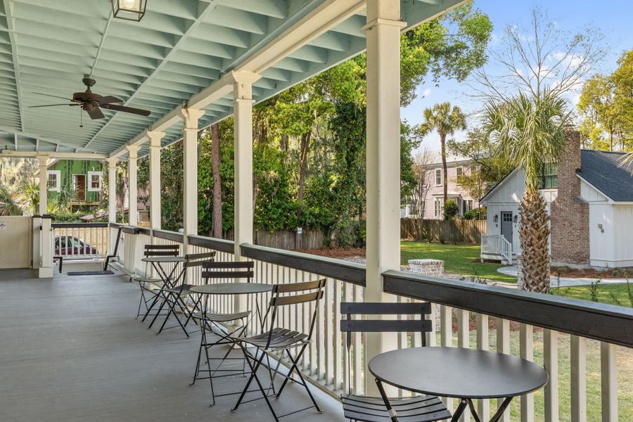 Balcony with seating