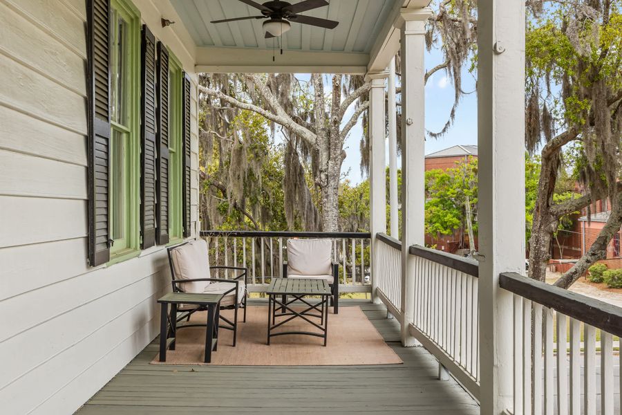 Balcony with seating