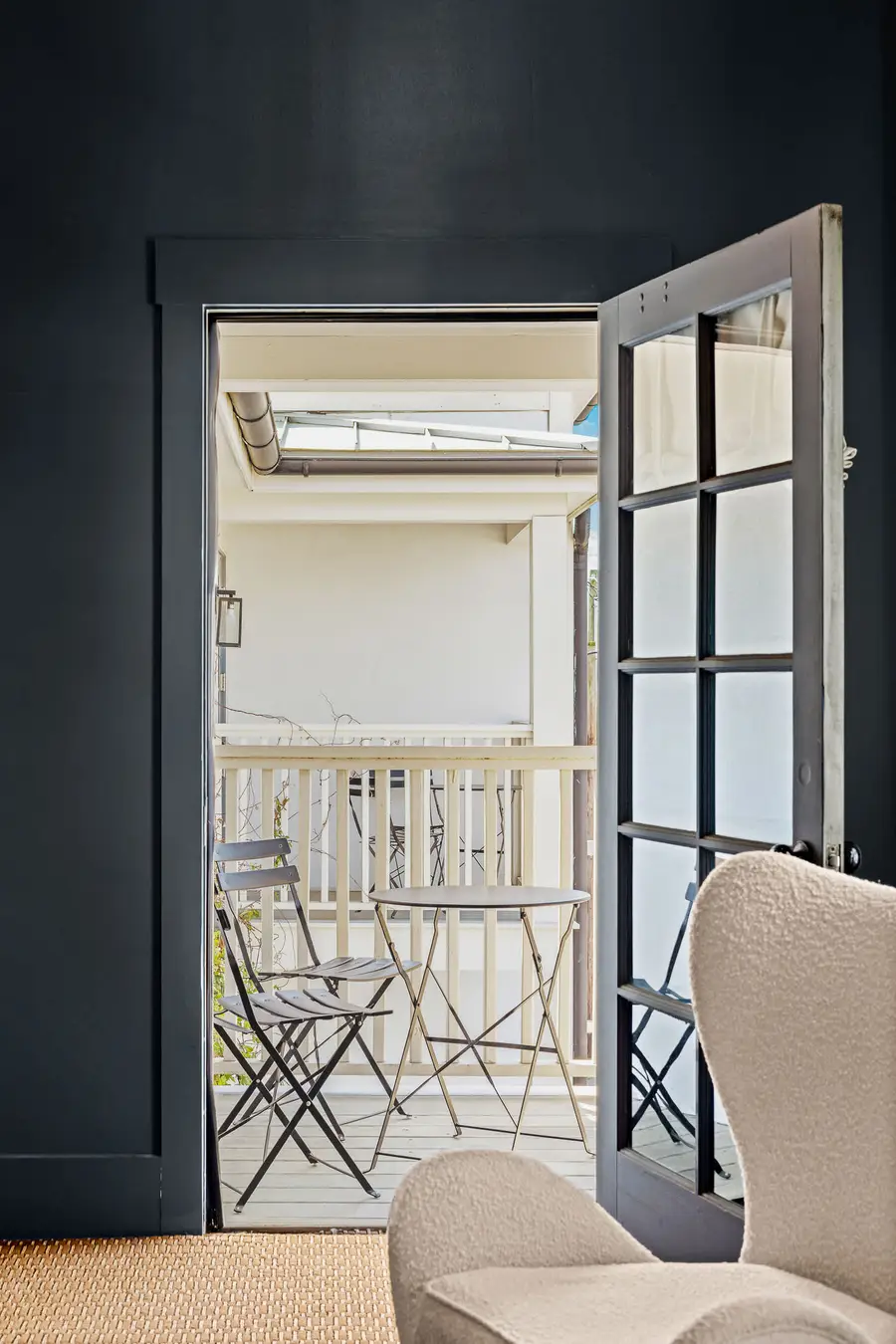 Balcony with seating