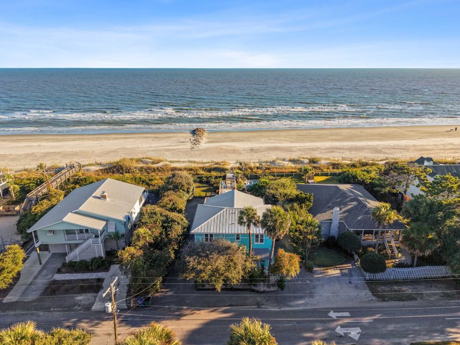 Welcome to your Folly Beach escape!
