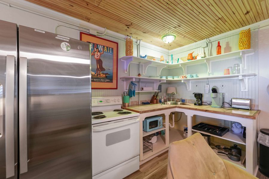 Fully equipped kitchen