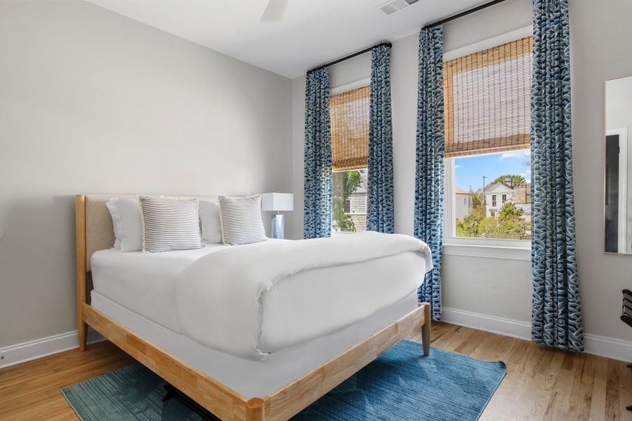 Bedroom 4: Queen Bed