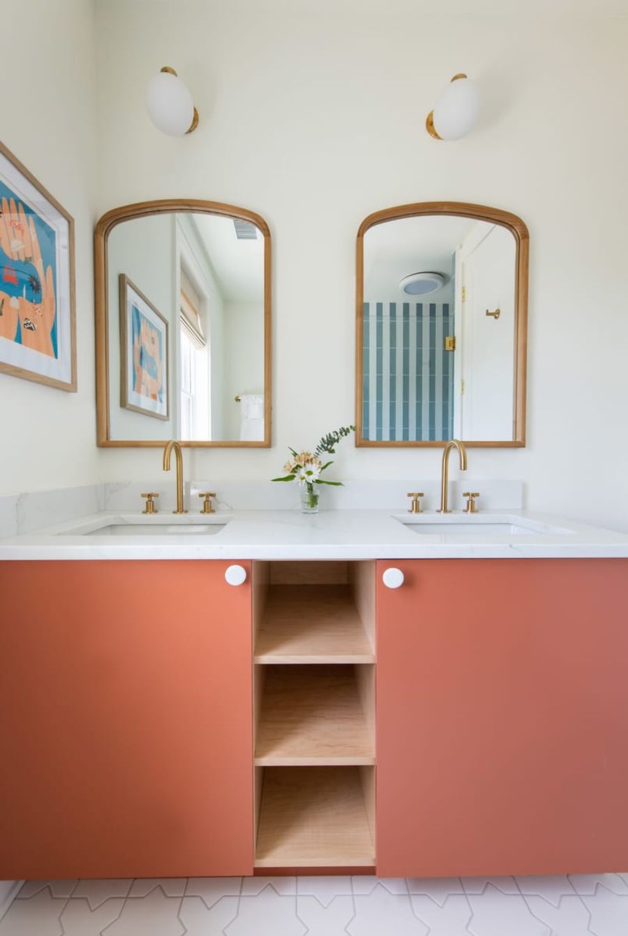 Bathroom 3: Double vanity
