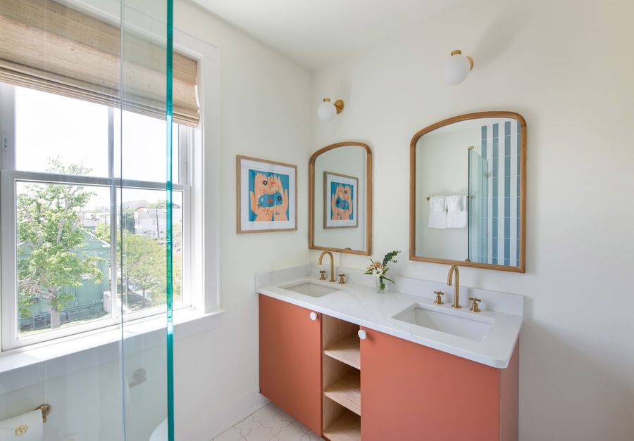 Bathroom 3: Double vanity