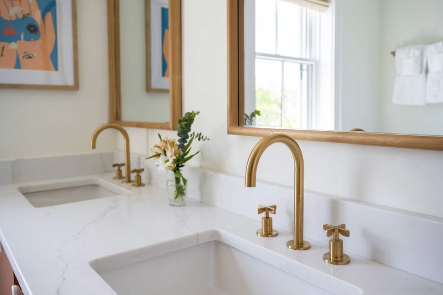 Bathroom 3: Double vanity