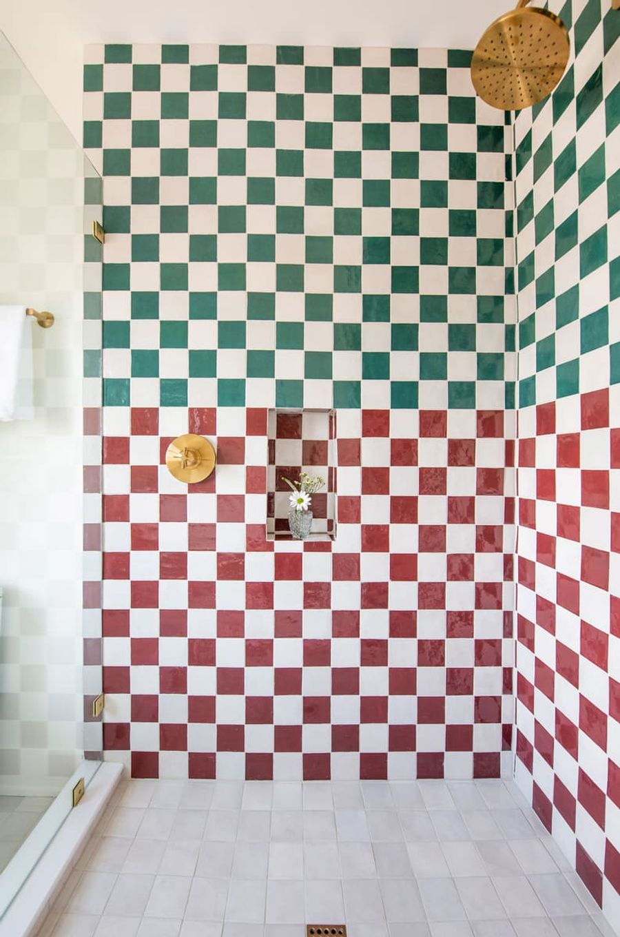 Bathroom 4: Walk-in shower