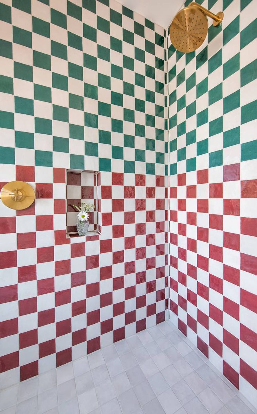 Bathroom 4: Walk-in shower