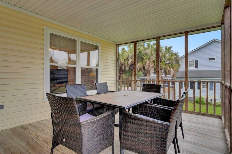Enjoy meals outdoors in a comfortable and inviting dining space