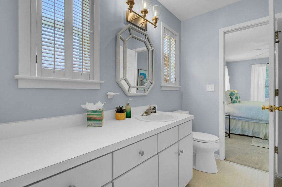 Bathroom 2: Walk-in Shower