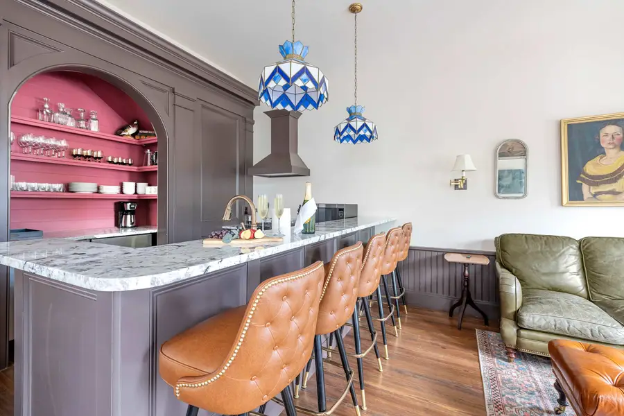 Counter seating