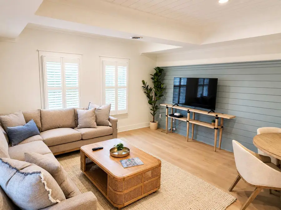 Let the sunshine fill out the space. Large windows allow for plenty of natural light.