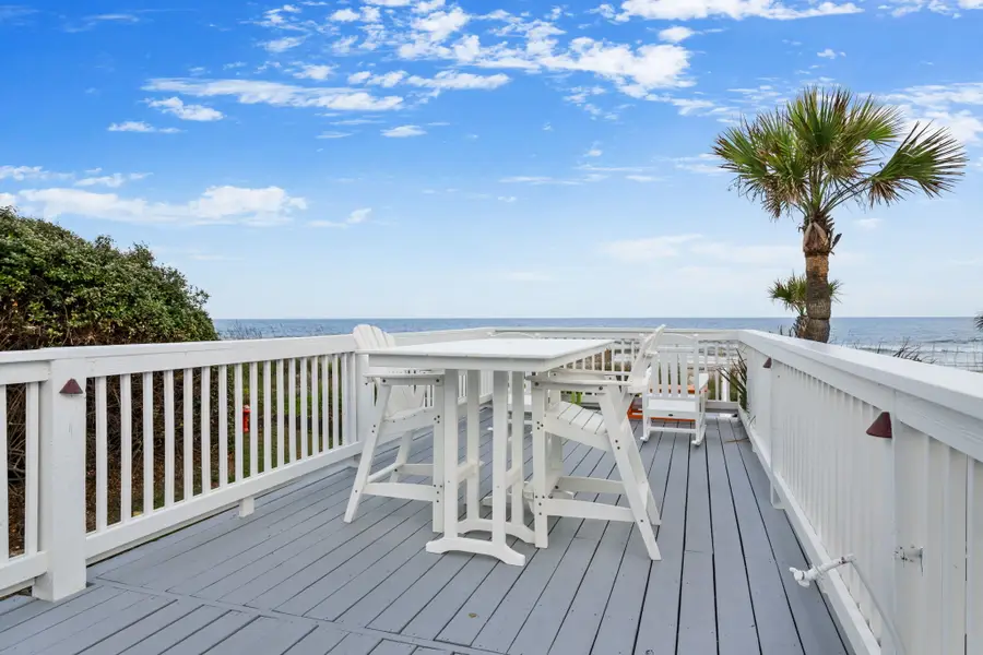 Take in breathtaking ocean views from the expansive deck, the perfect spot for sunrise coffee or sunset cocktails.