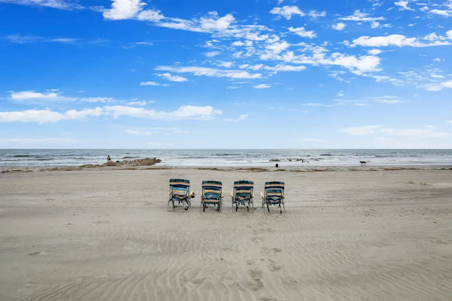 Stretch out on the beachfront lounge chairs and soak in uninterrupted ocean views.