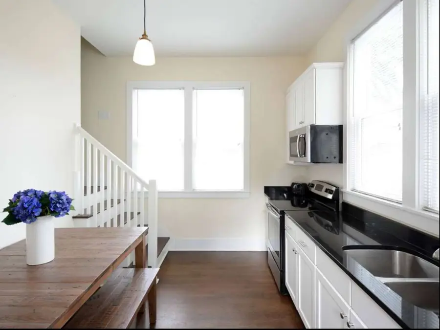 Fully equipped kitchen + Dining area