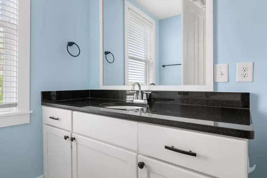 Bathroom 1: Shower/Tub