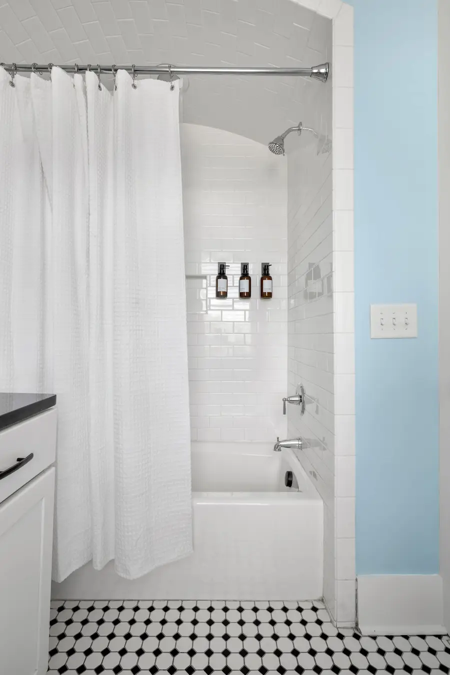 Bathroom 1: Shower/Tub