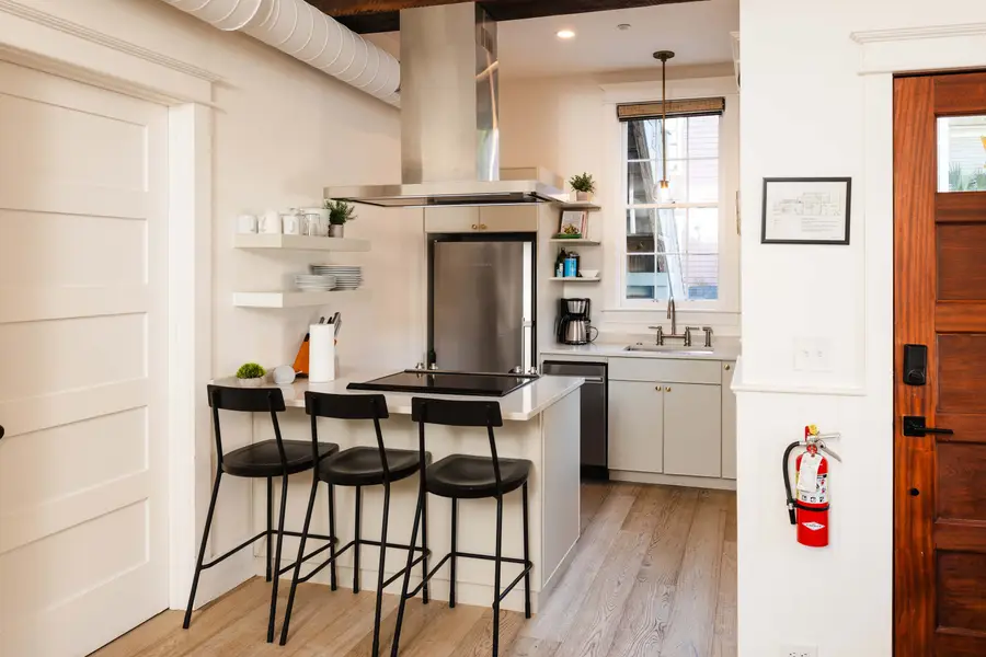 Fully equipped kitchen with island seating 