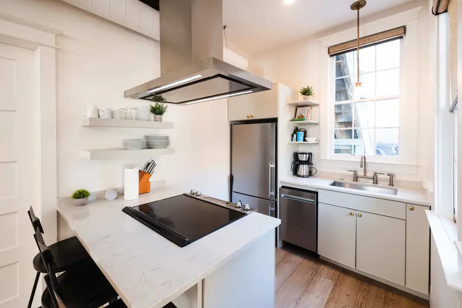 Fully equipped kitchen with island seating 