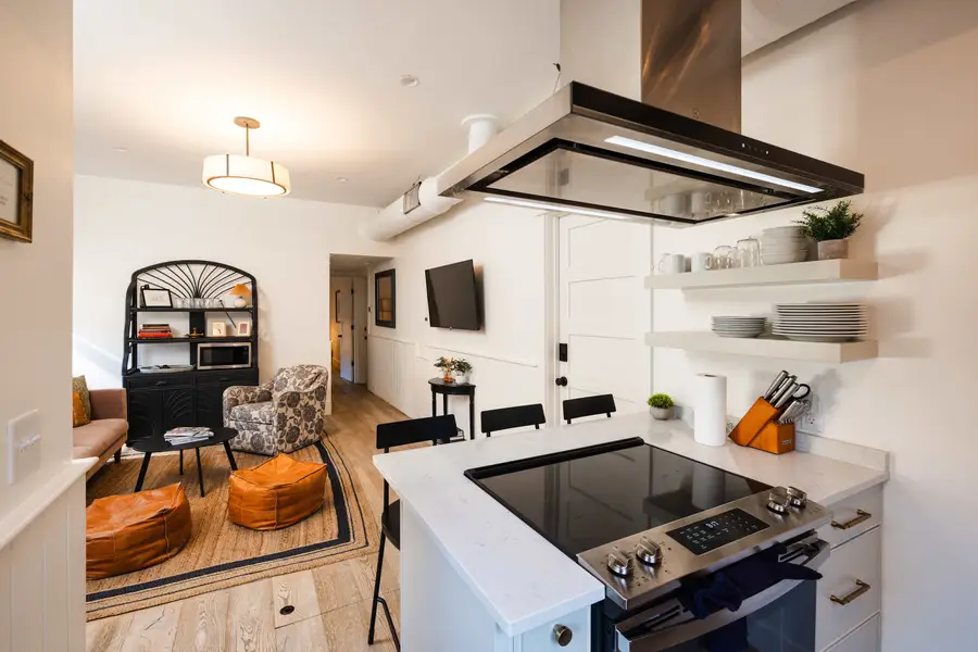 Fully equipped kitchen with island seating 
