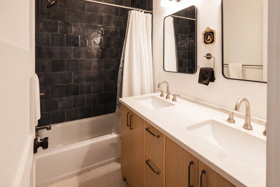 Bathroom 3: Shower/Tub + Double Vanity 
