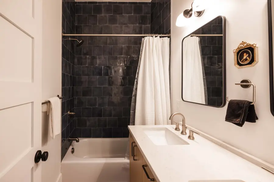 Bathroom 3: Shower/Tub + Double Vanity 