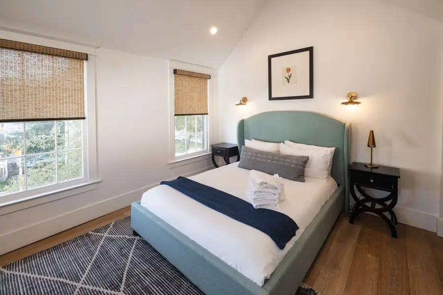 Bedroom 3: Queen Bed + TV