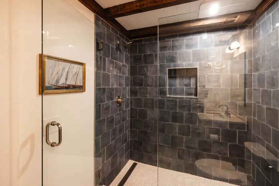 Bathroom 3: Walk-in Shower 