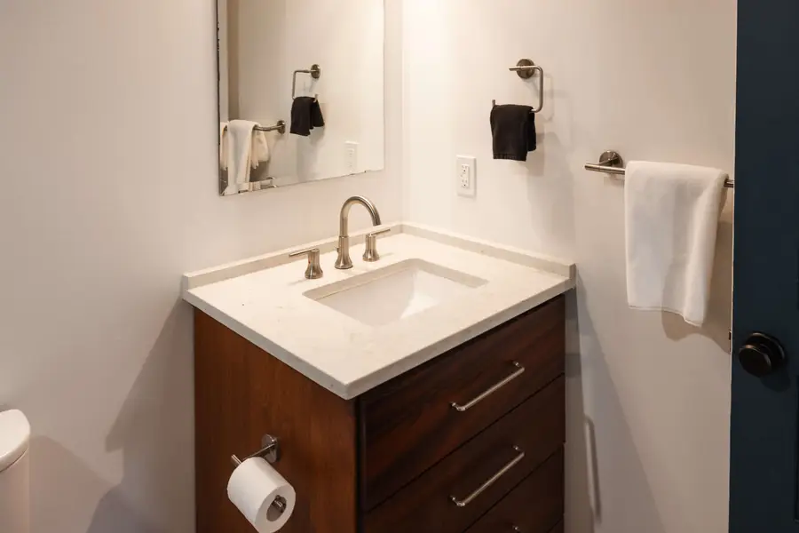 Bathroom 3: Walk-in Shower 