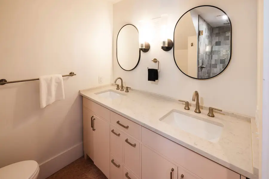 Bathroom 2: Walk-in Shower