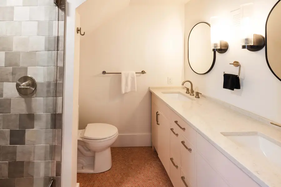 Bathroom 2: Walk-in Shower