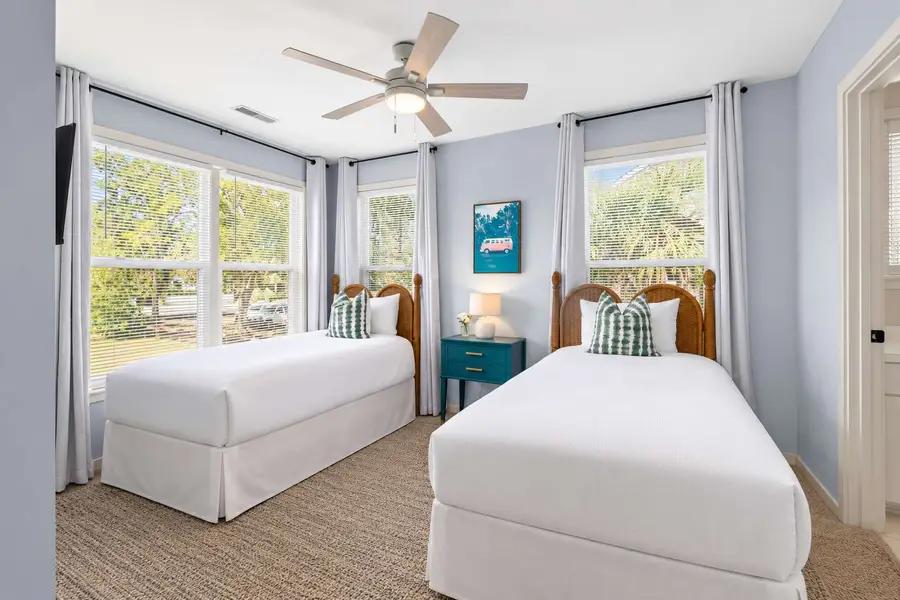 Bedroom 4: Twin Bed (2x) + TV