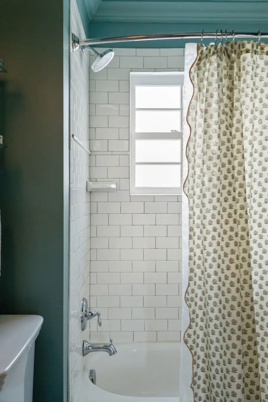 Bathroom 2: Walk-in shower