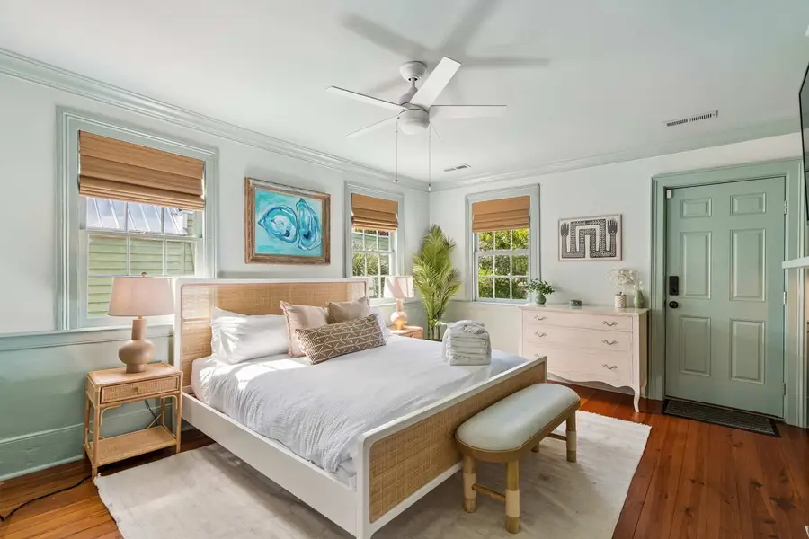 Bedroom #2: King bed + TV + ceiling fan