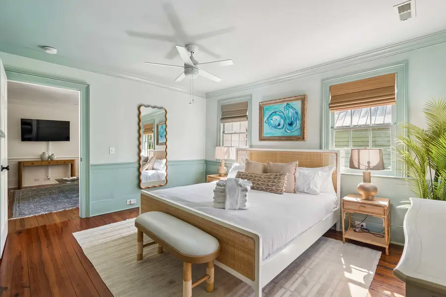 Bedroom #2: King bed + TV + ceiling fan