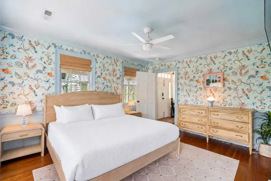 Bedroom #3: King bed + TV + ceiling fan