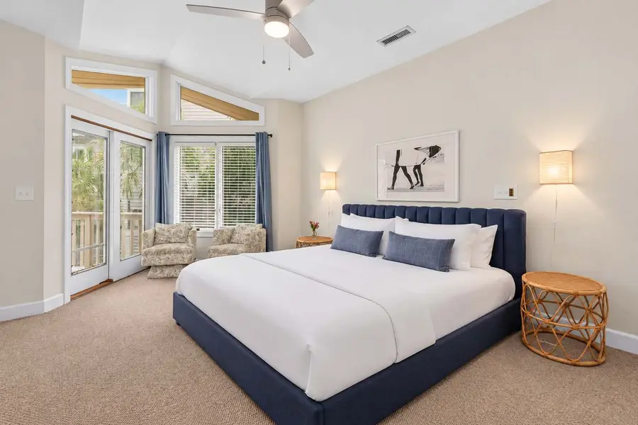 Bedroom 3: King Bed 