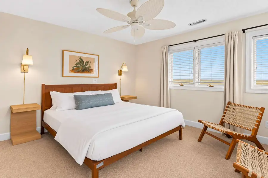 Bedroom 6: King Bed 