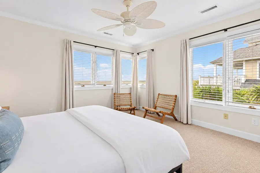 Bedroom 6: King Bed 