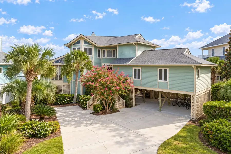Gorgeous oceanfront home awaits your arrival!