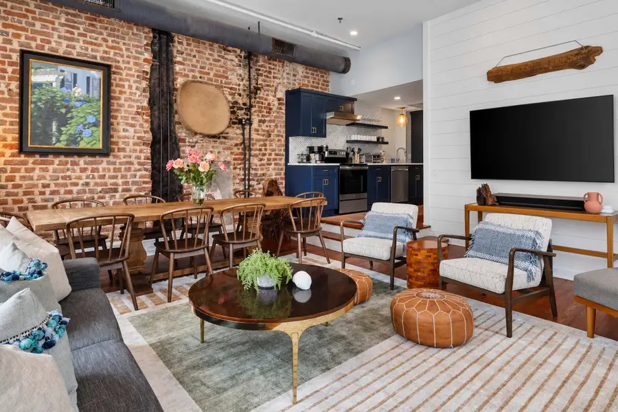 Spacious living room for your group to relax in!