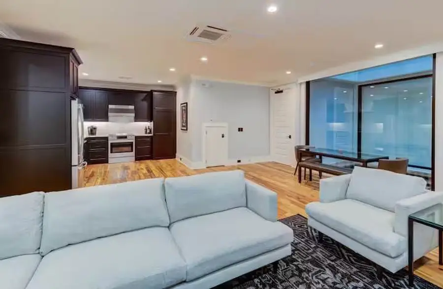 Spacious living room
